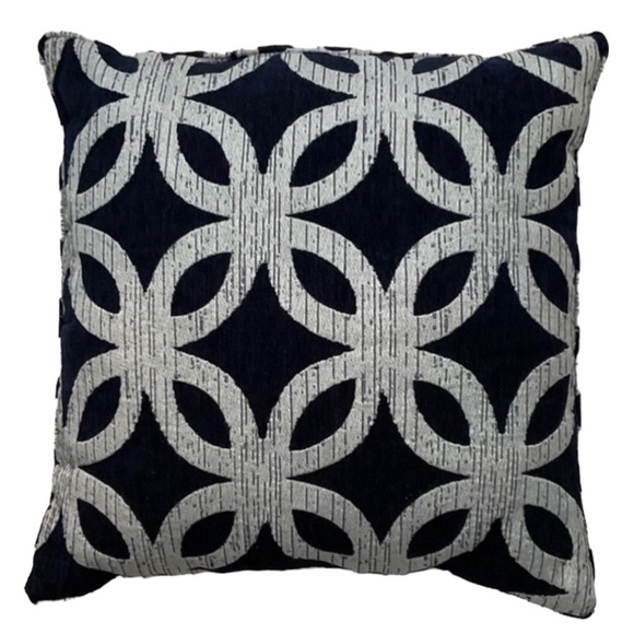 SUTTON PLACE Accent Pillow Cotton & Polyester Navy & White  Like New - Picture 1 of 1